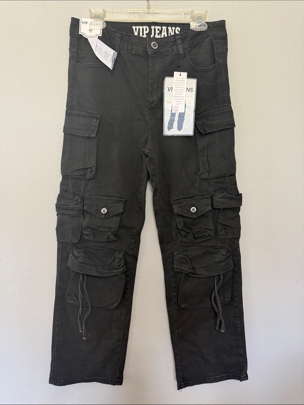 VIP Black Women’s Cargo Pants with Multi-Pocket Design 11/12 Mid Rise